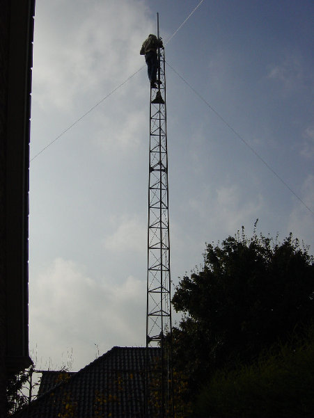 DSC01120.JPG (205.19 KiB) 42526 keer bekeken PD2JAM doet goed werk op 12meter hoogte