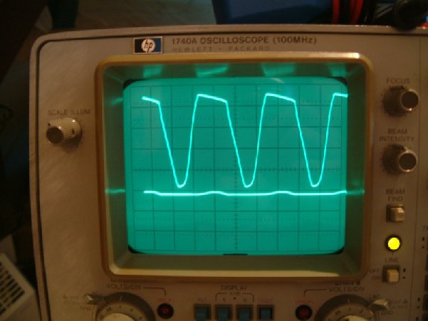 Comp-tester 06.JPG (60.17 KiB) 57290 keer bekeken Rode LED, afzonderlijke signalen (u=boven, i=beneden)