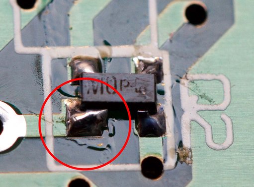 FET-positie.jpg (348.45 KiB) 120614 keer bekeken BF-998 heeft één dikker pootje. De print heeft op dat punt ook een dikker eilandje.